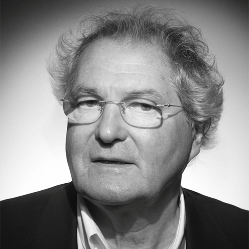 Portrait noir et blanc de Jean-Yves Le Huede membre du comité de lecture de l'éditeur Livres Agités